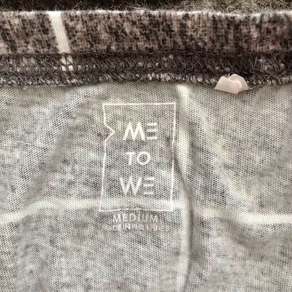 Me to we roll sleeve top size M - Picture 5 of 6